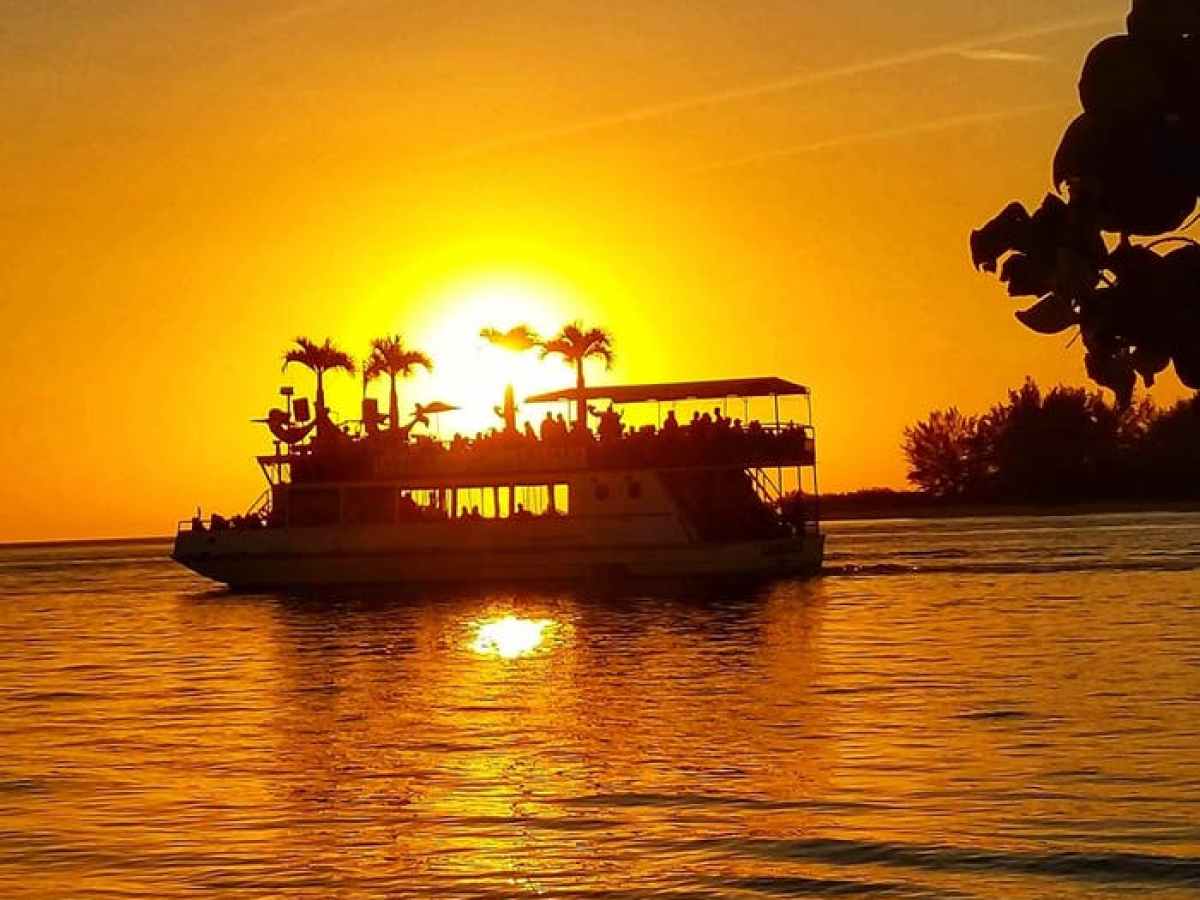 Miami Sunset Cruise - Island Wind - Miami Sightseeing Cruises