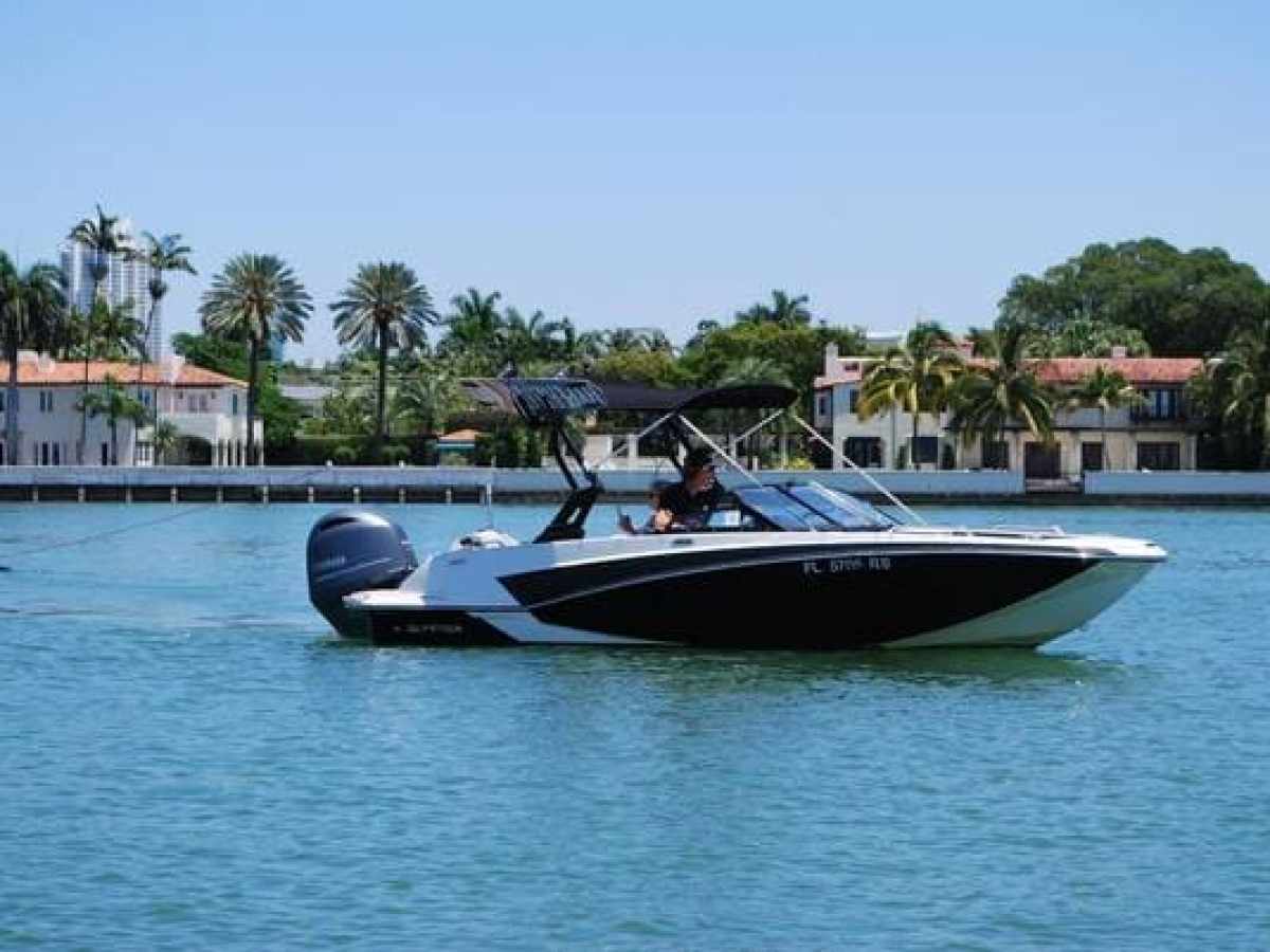Private Boat Ride in Miami with Miami Sightseeing Cruises