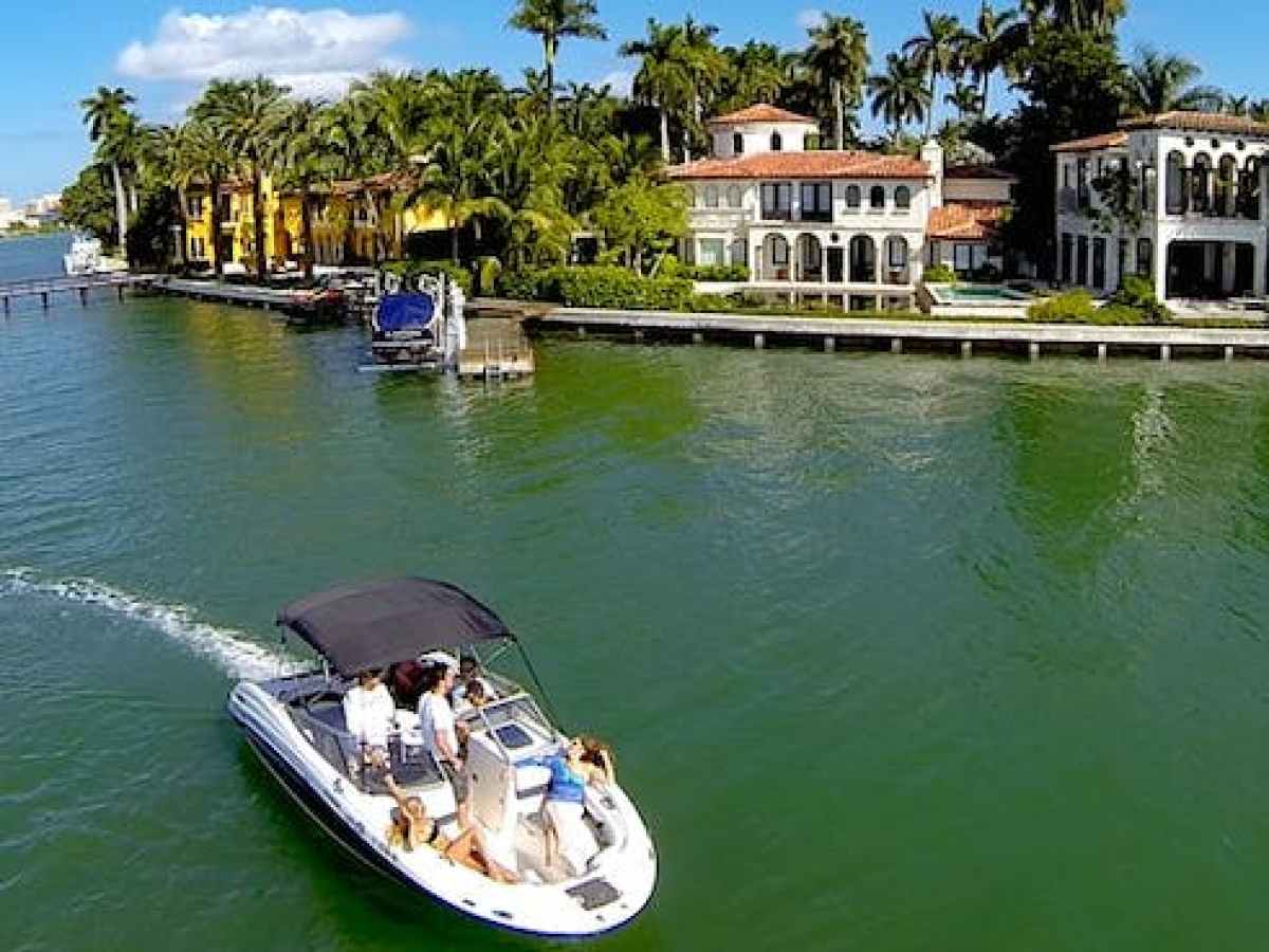 Private-Boat-Tour-in-Miami-Miami Sightseeing Cruise Tour