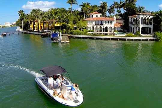 Private-Boat-Tour-in-Miami-Miami Sightseeing Cruise Tour