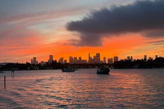 Sunset Cocktail Cruise in Miami | Miami Sightseeing Cruises